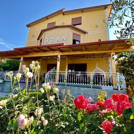 Joan Guesthouse Permet Exterior photo