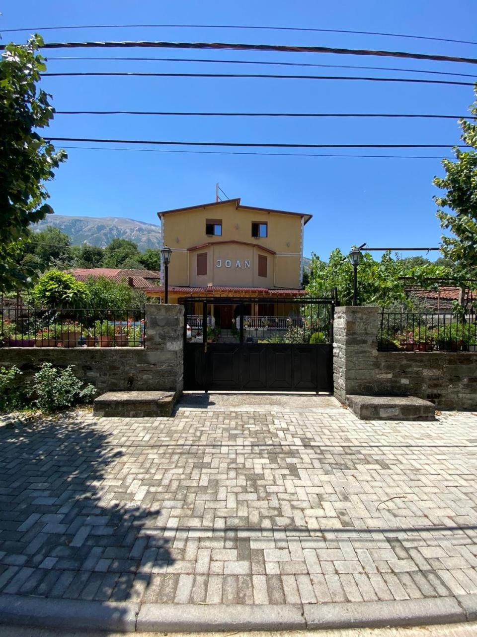 Joan Guesthouse Permet Exterior photo