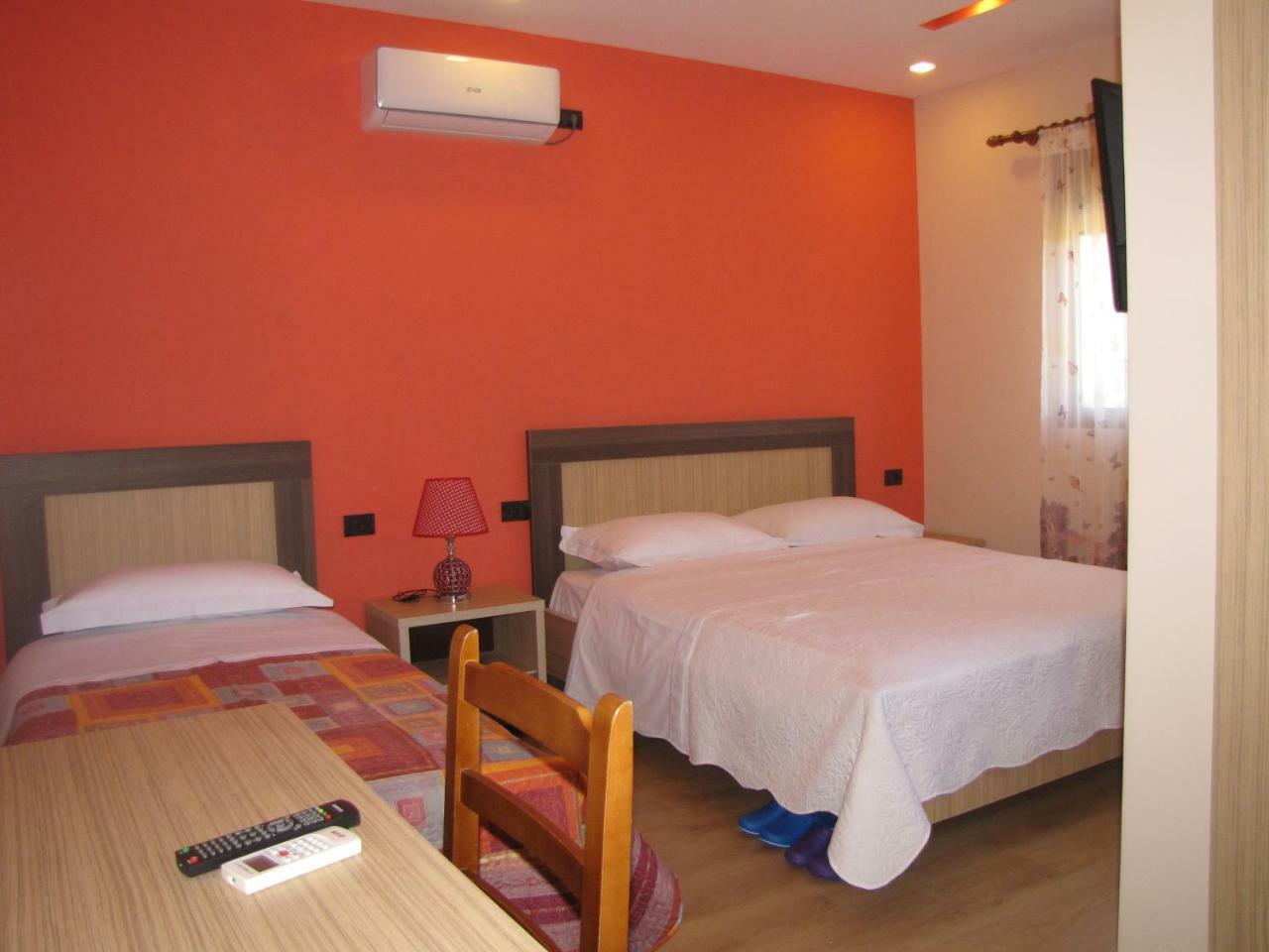 Joan Guesthouse Permet Exterior photo